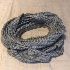 LULULEMON Circle Scarf!